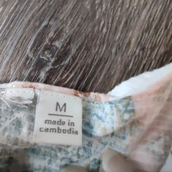 Cold shoulders tank top women's Medium super soft, flowy cottagecore boho - Picture 2 of 4